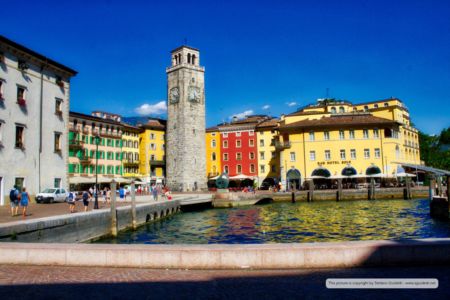 Vista Torre Apponale da Piazza Catena